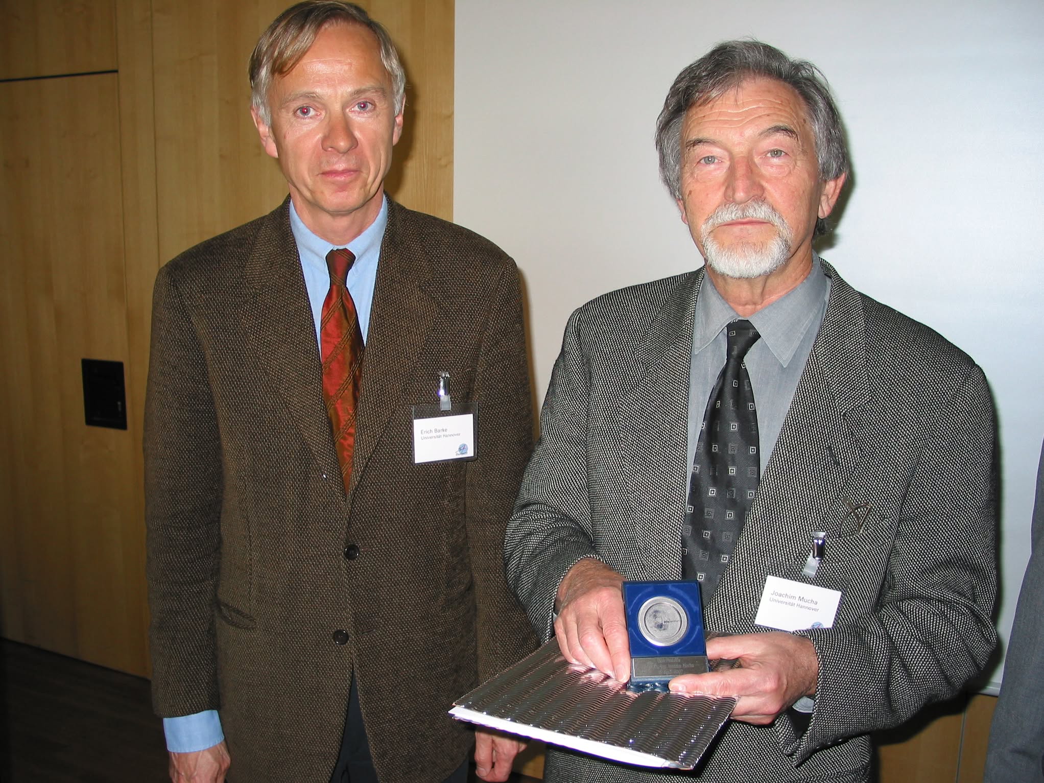 Verleihung der EDA-Medaille 2002 an Prof. Dr.-Ing. Joachim Mucha